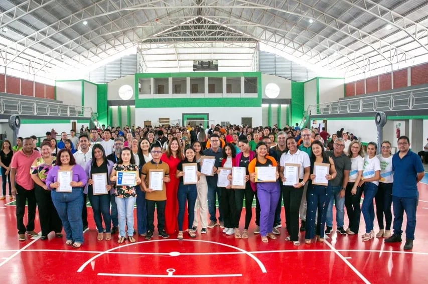 PREFEITURA CERTIFICA MAIS DE MIL ALUNOS AO MERCADO DE TRABALHO