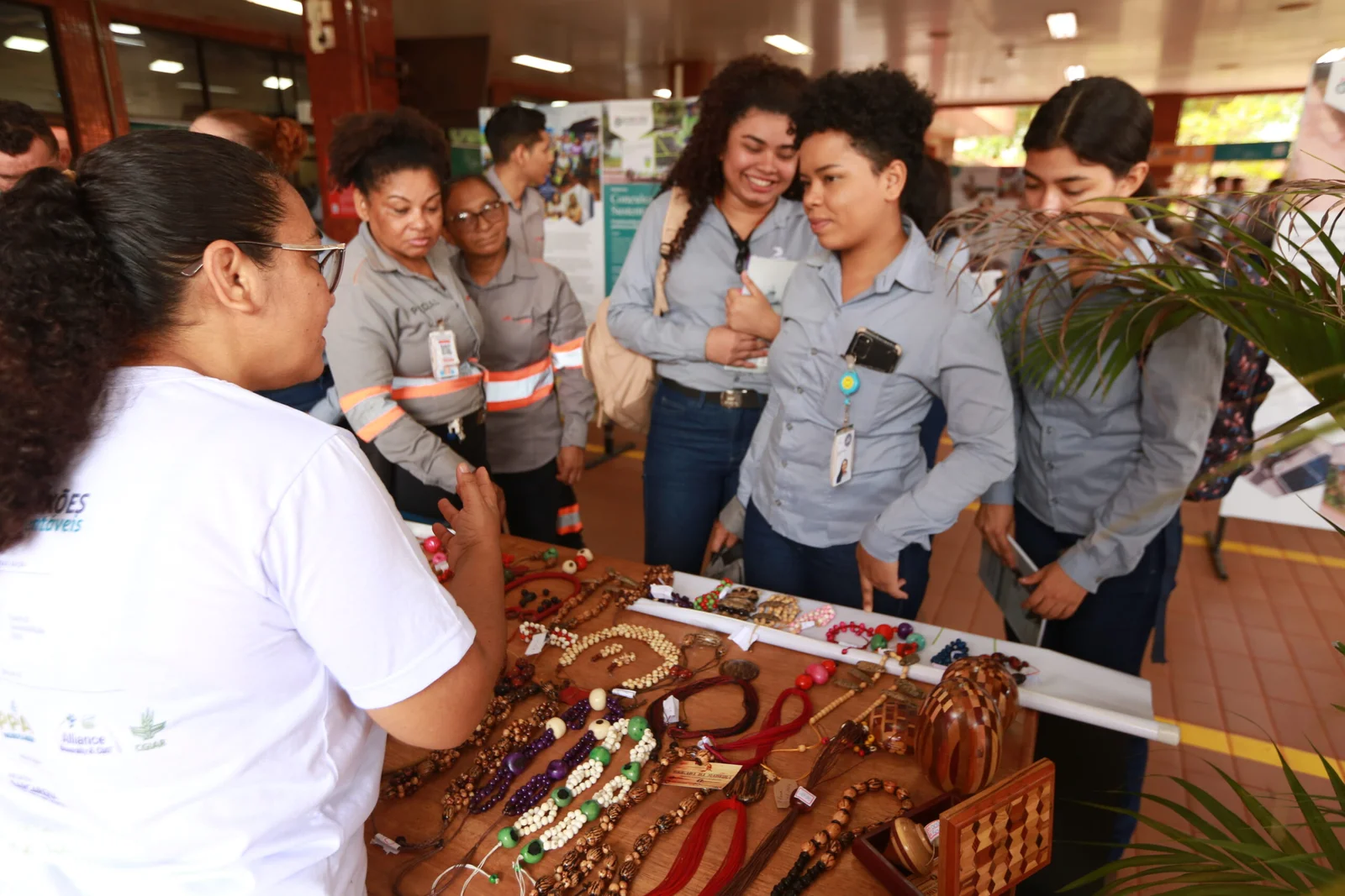 BIOJOIAS DA AMAZÔNIA: MULHERES DE BARCARENA TRANSFORMAM SUSTENTABILIDADE EM ARTE E RENDA