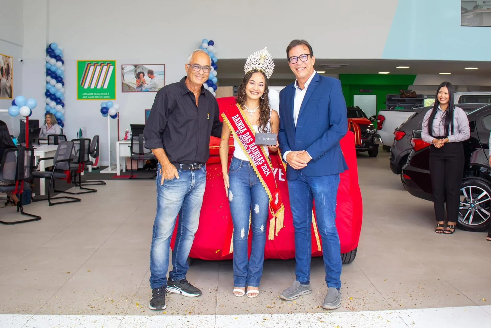 AMANDA MACHADO, RAINHA DO 42º FESTIVAL DO ABACAXI, RECEBE CARRO 0 KM COMO PREMIAÇÃO