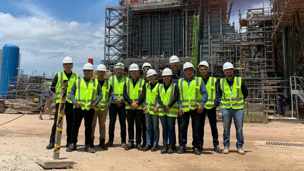 FUTUROS ENGENHEIROS VISITAM OBRAS DA NEW FORTRESS ENERGY EM BARCARENA