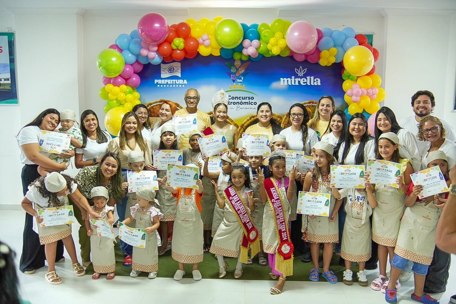 MINI CHEFE DO ABACAXI ENCANTA CRIANÇAS COM INCLUSÃO E APRENDIZADO GASTRONÔMICO