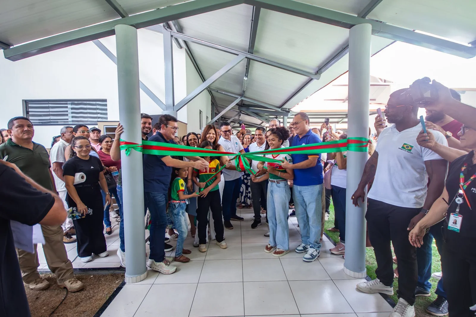PREFEITURA ENTREGA ESCOLA REQUALIFICADA NA ILHA TRAMBIOCA COM CAPACIDADE PARA 640 ALUNOS