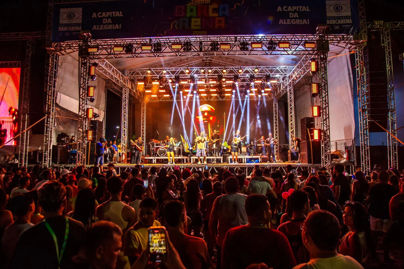 É HOJE! CARNAVAL DE BARCARENA COMEÇA NA PRAIA DO CARIPI
