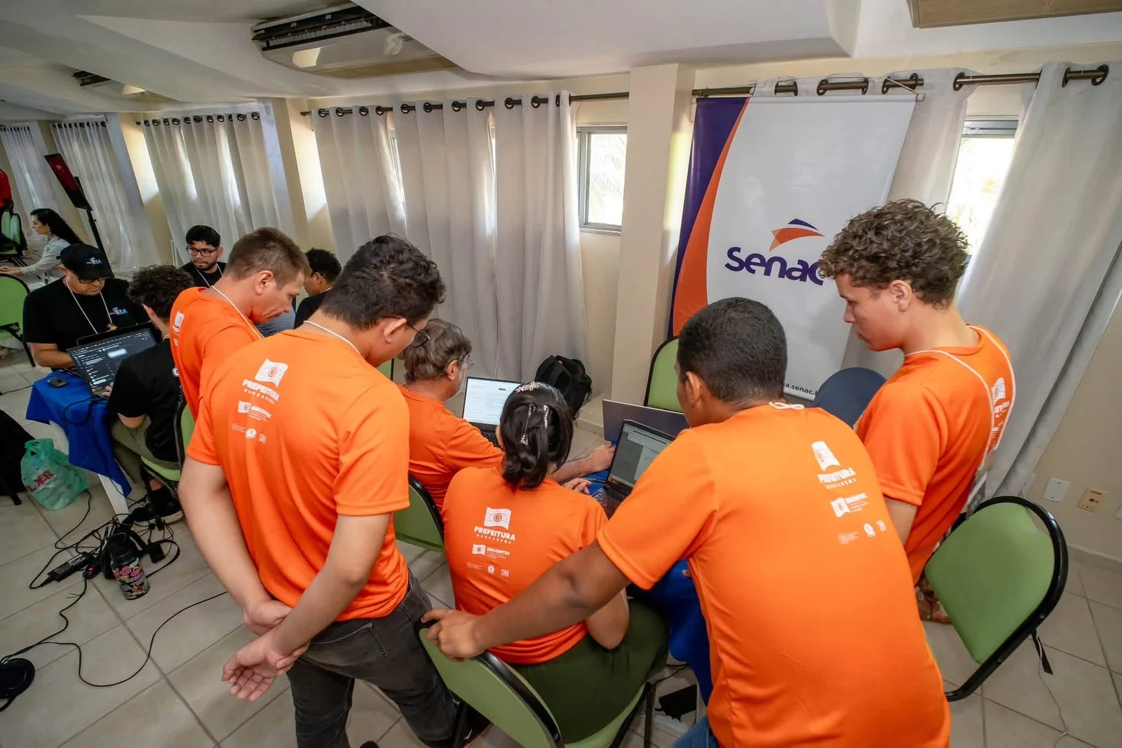 PRIMEIRO HACKATHON DE BARCARENA REÚNE JOVENS EM MARATONA DE TECNOLOGIA E INOVAÇÃO