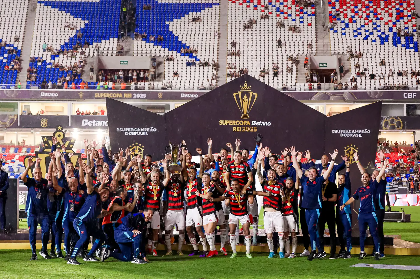 MANGUEIRÃO FAZ HISTÓRIA AO ABRIR CALENDÁRIO DO FUTEBOL BRASILEIRO