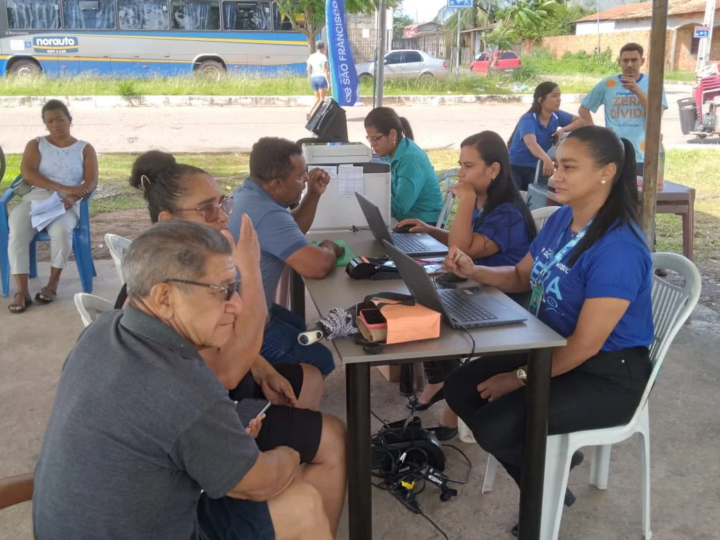 ÁGUAS DE SÃO FRANCISCO LEVA ATENDIMENTO ITINERANTE AO BAIRRO LARANJAL