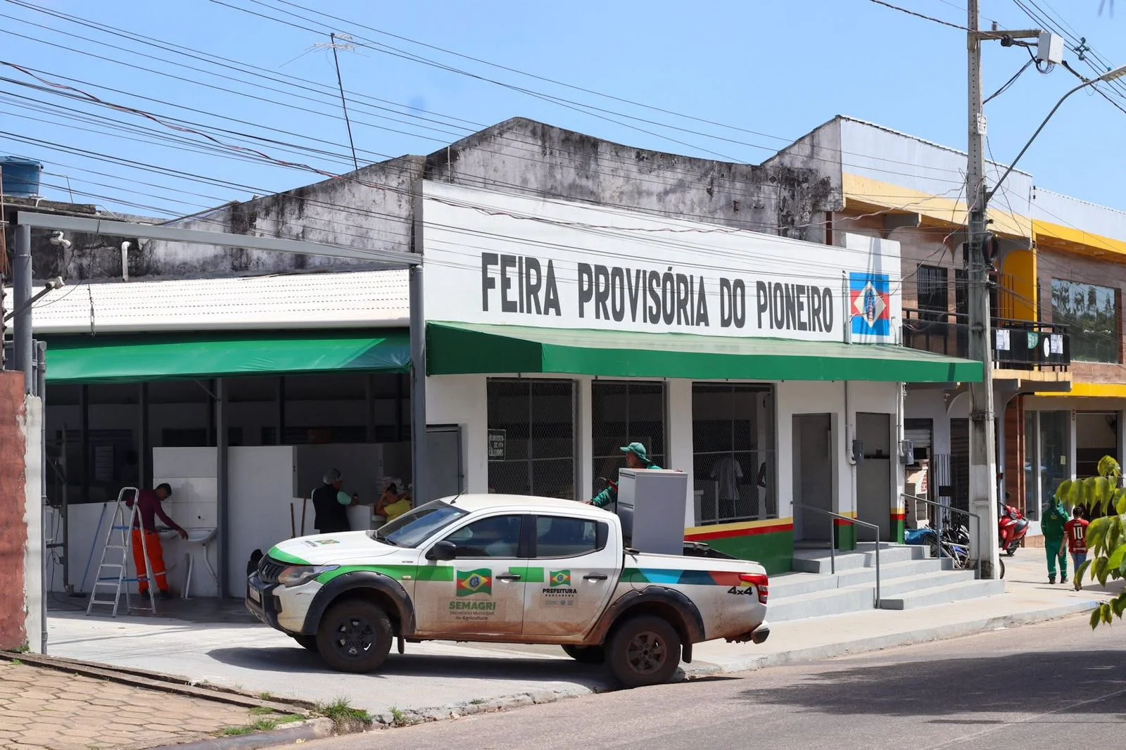 FEIRA DO PIONEIRO FUNCIONA EM NOVO ESPAÇO DURANTE OBRAS DE REQUALIFICAÇÃO
