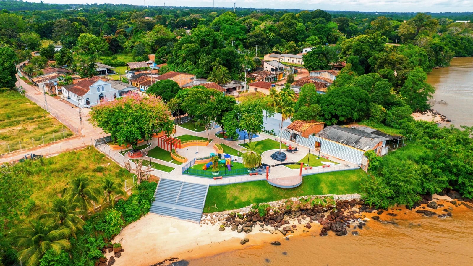 MIRANTE DO JAPIIM SE TORNA NOVO CARTÃO-POSTAL DE BARCARENA APÓS ENTREGA DE PRAÇA REVITALIZADA