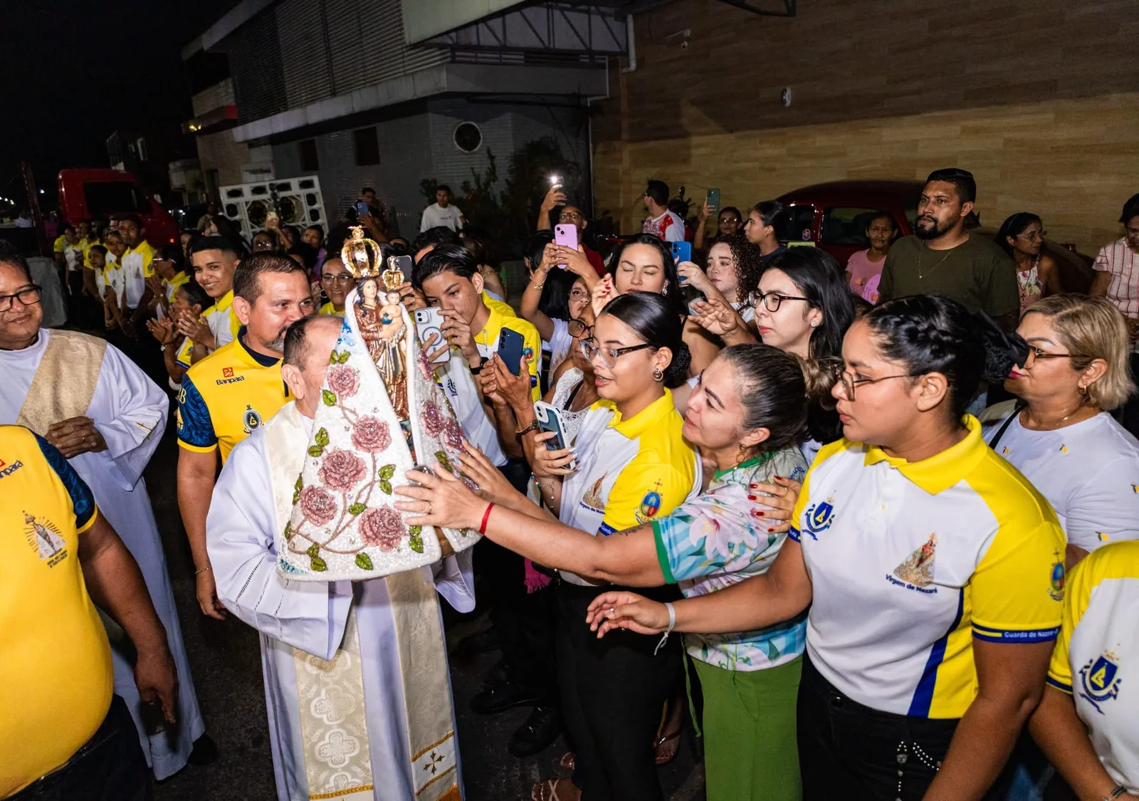 IMAGEM PEREGRINA DE NOSSA SENHORA DE NAZARÉ EMOCIONA FIÉIS EM BARCARENA